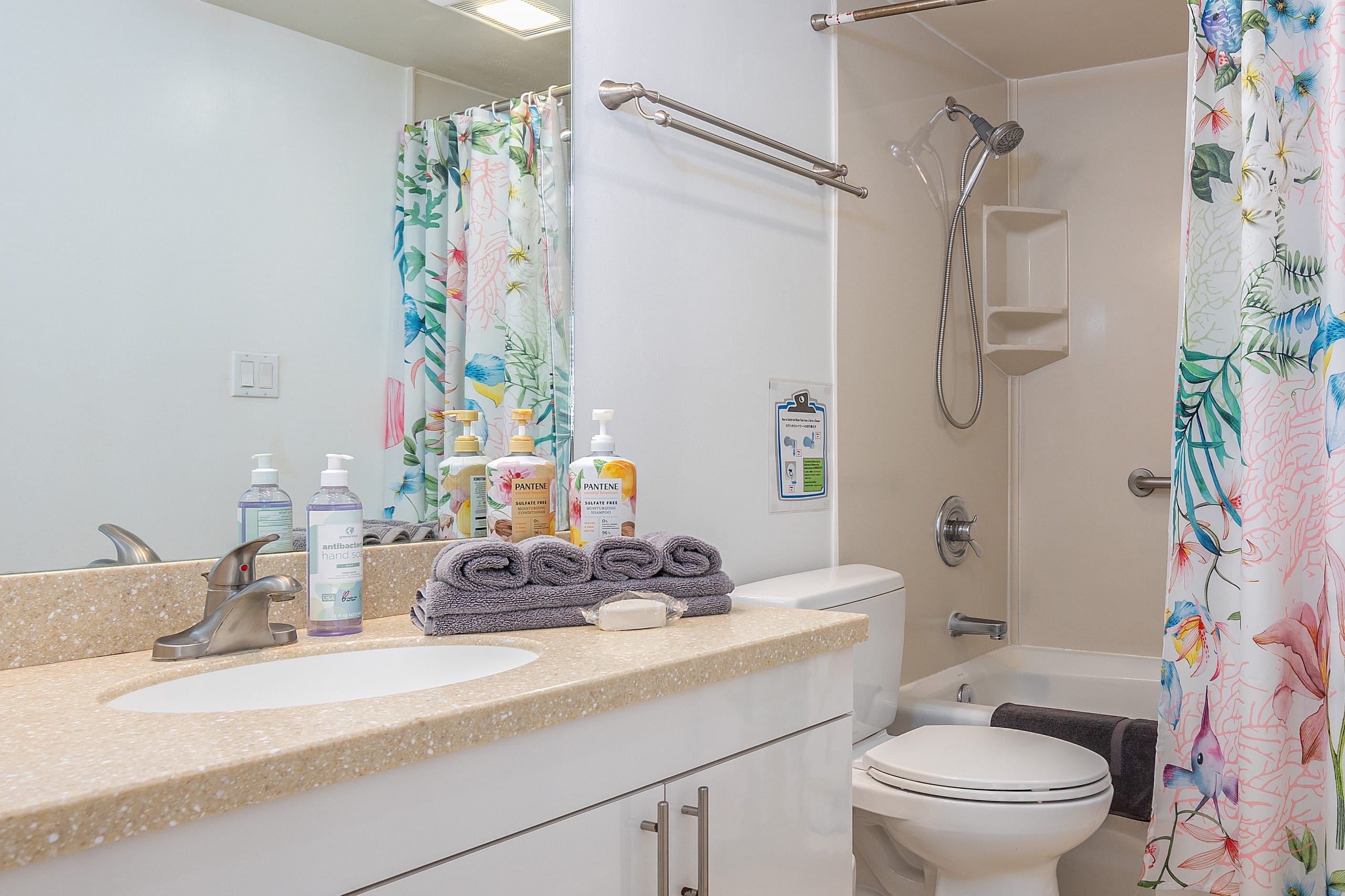 Condo in Honolulu · ★4.85 · 1 bedroom · 3 beds · 1 bath - Image 13