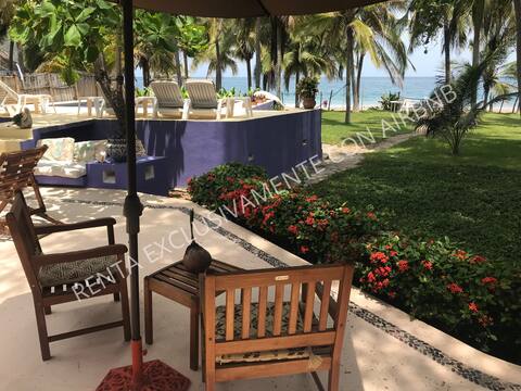 Los Almendros, Playa Blanca (beach). A beachfront house