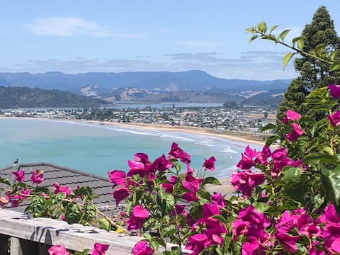 Superb bird's eye view over stunning Mercury Bay