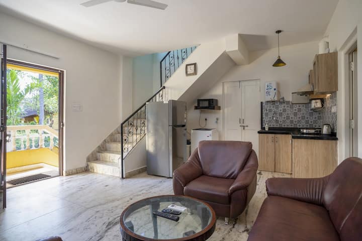Stairs fm 1st floor