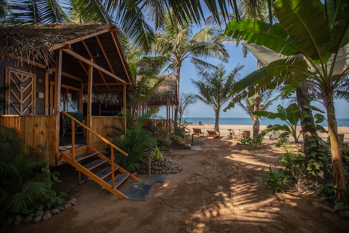 Goa Cottages Agonda -Side Sea View Cottage with AC