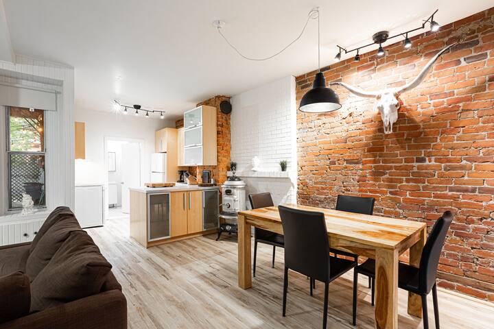 Urban Chalet with Private Courtyard