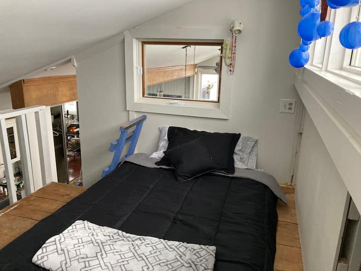 4 z 5 mäkkých spální. 3 manželské postele. Skvelá zábava pre deti.