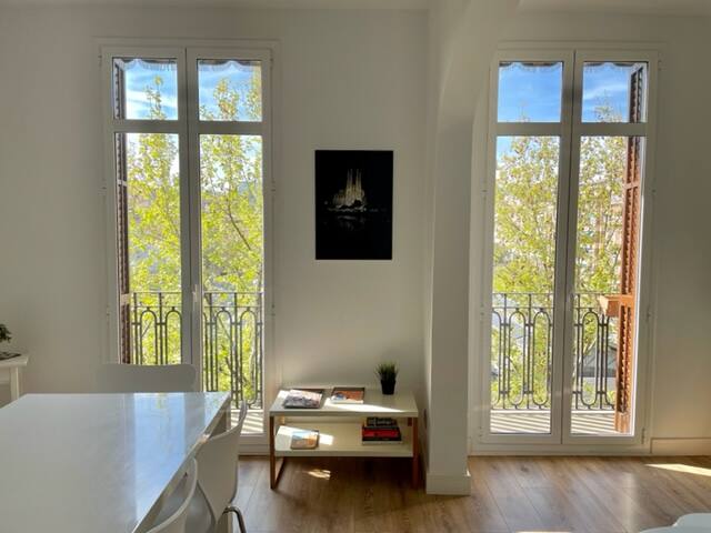 Delightful 2B apartment with views of Tibidabo! gallery image 5