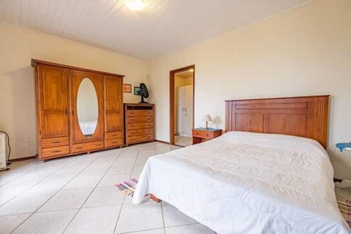 Dormitorio 3, cama doble.