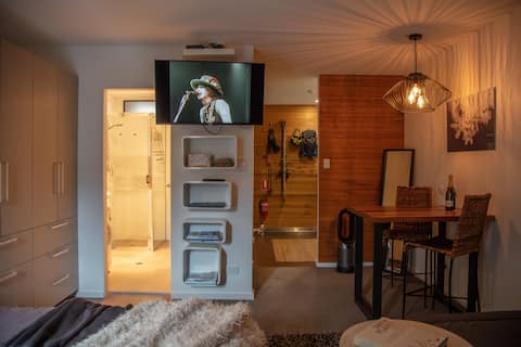 Top performing Airbnb: Altitude 1400 - Room with a View in Thredbo