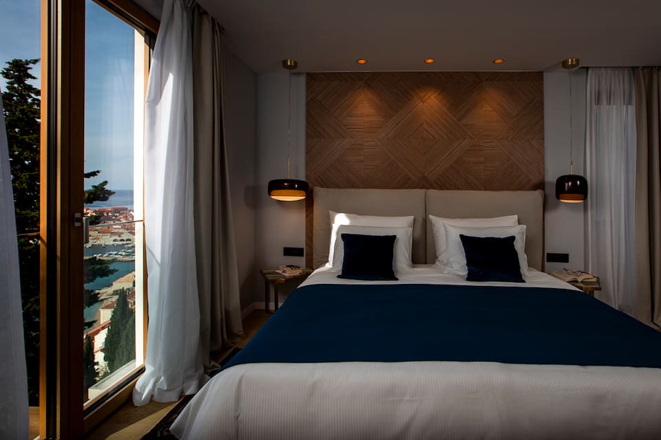 A five-floor villa looking at Dubrovnik's old town, Dubrovnik, Croatia, photo 9 of 10