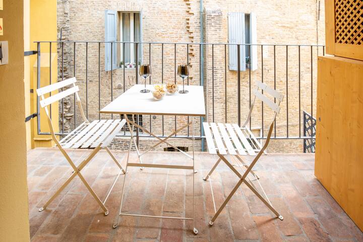 Falegnami Boutique Suites – Entire Palace! gallery image 5