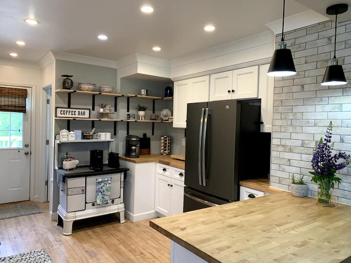 On the TrailCedar Sauna & Close to Ski & Trails Houses for Rent in