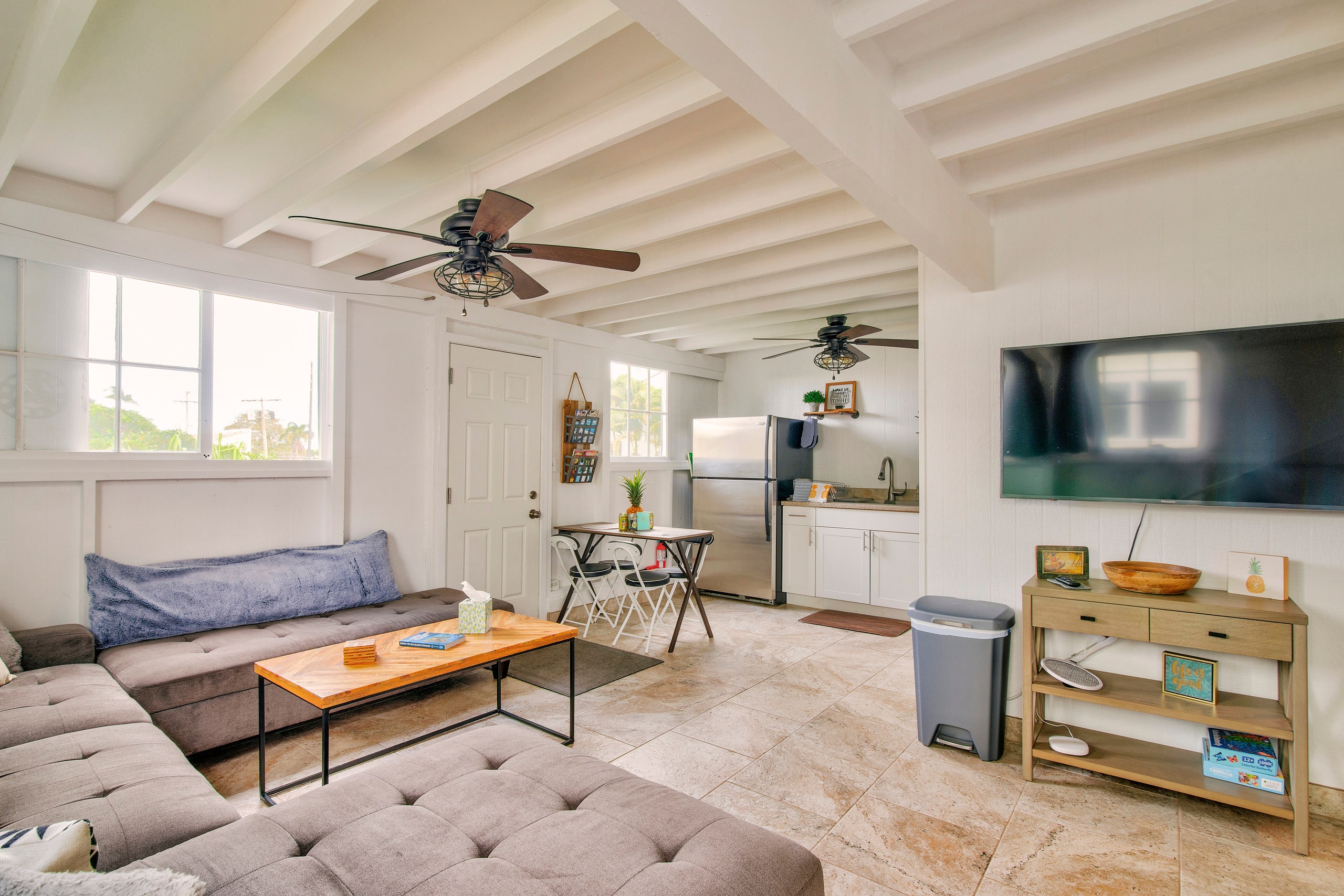 Home in Hilo · ★4.9 · 2 bedrooms · 2 beds · 1.5 private baths - Image 2