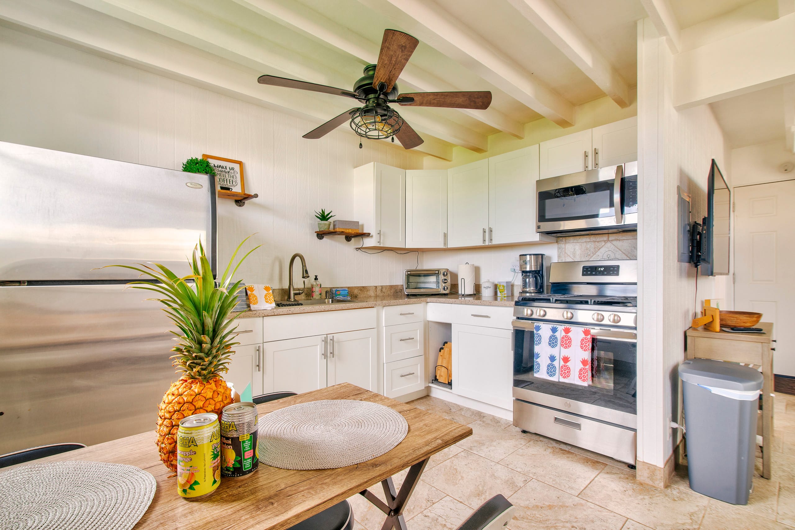 Home in Hilo · ★4.9 · 2 bedrooms · 2 beds · 1.5 private baths - Image 12