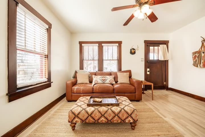Romantic&family Retreat+hot Tub+fireplace+downtown - Colorado Springs, CO