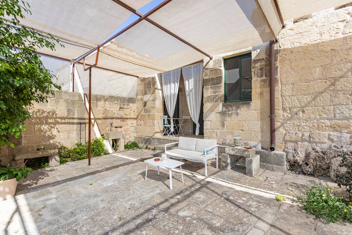 Enchanting Masseria 3 private rooms ensuite gallery image 2