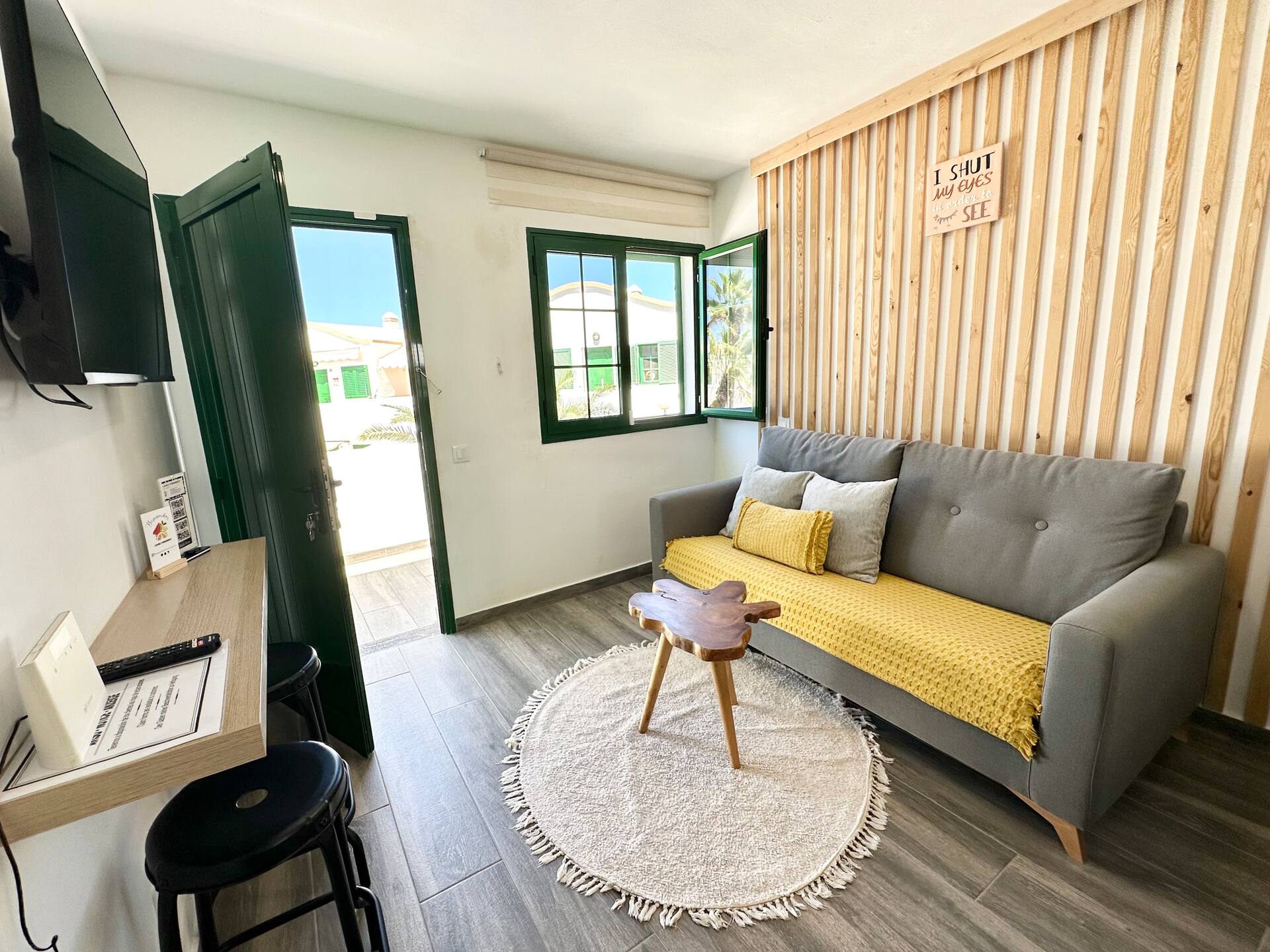 Kiwi Smoothie: on the beach, double terrace, WIFI