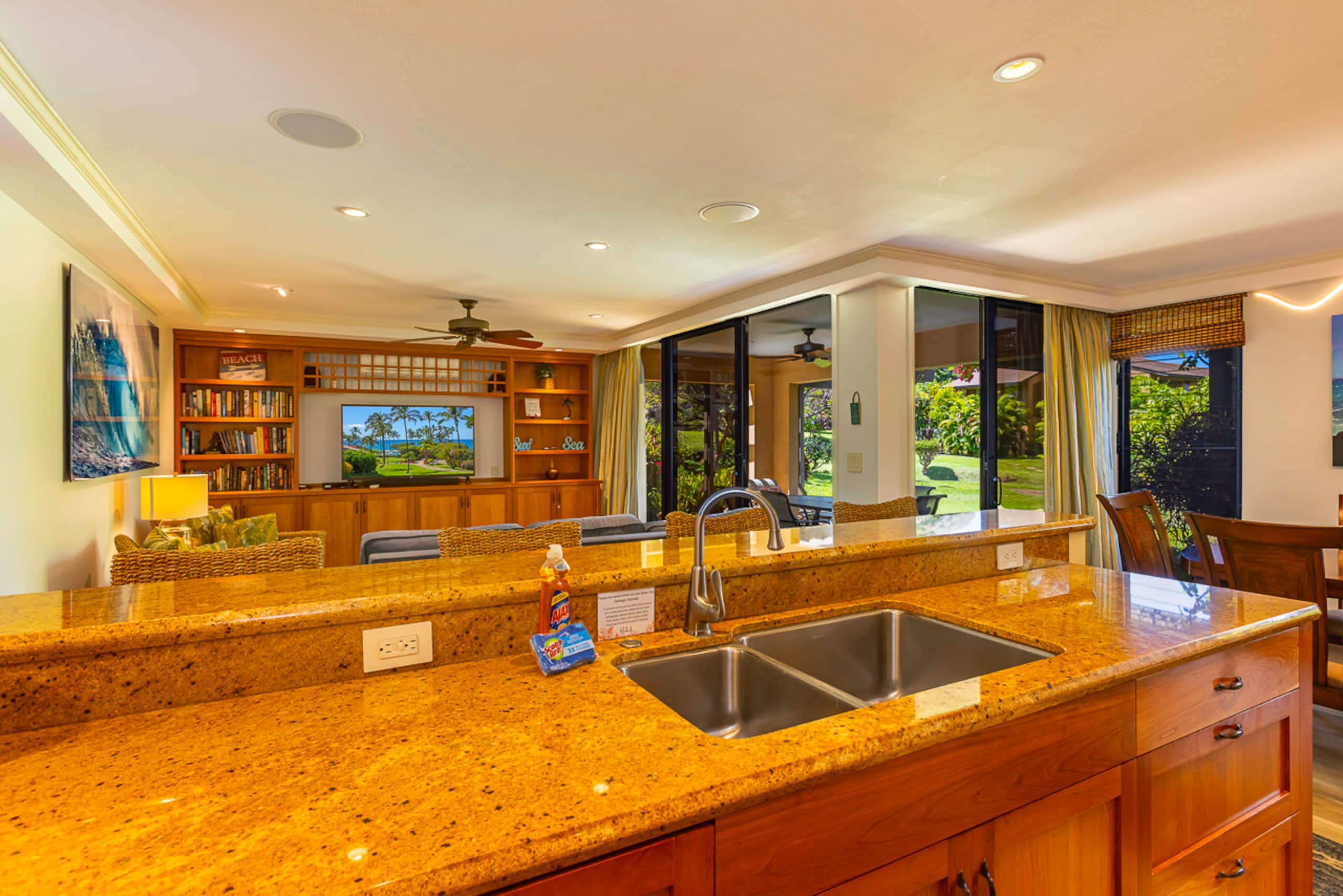 Condo in Kihei · ★4.92 · 2 bedrooms · 3 beds · 2 baths - Image 7
