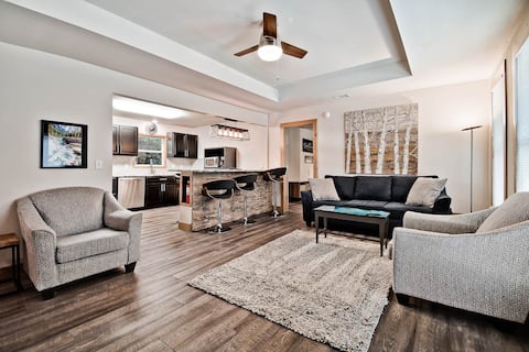 Summer Ridge Retreat (Downtown, Historic District)