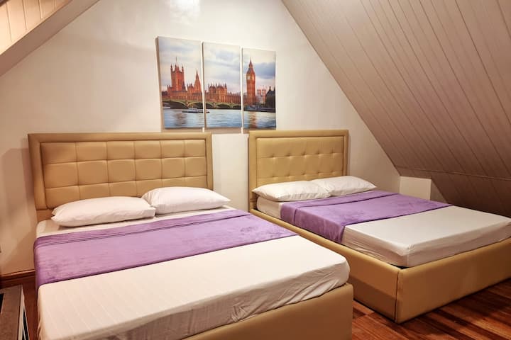 غرفة نوم 5، طابق علوي

- مناسب لـ 6 ضيوف
- مع سرير كبير واحد مع سحب
- سرير مزدوج واحد