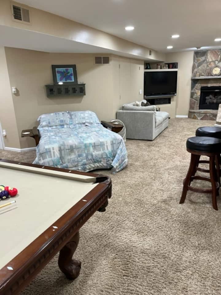 Private Basement Beauty  /Home Away From Home - Loch Lomond, VA