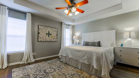 A Happy & Peaceful Home. 3BR, 2B, newly remodeled