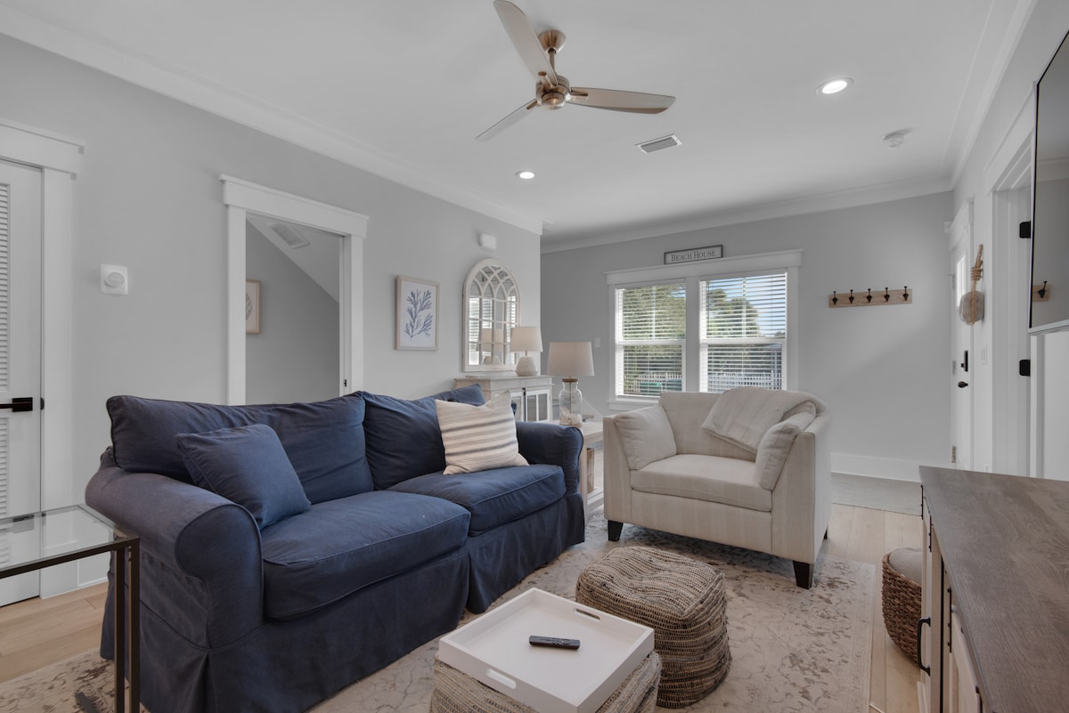 Divan më i gjatë me dyshek me sfungjer.