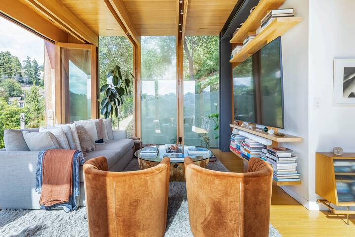 Unique Zen Hollywood Hills Home in Laurel Canyon gallery image 5