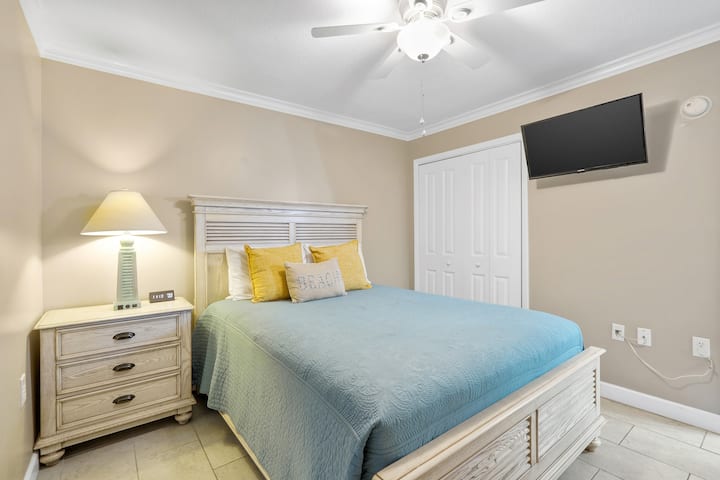 2号卧室，带标准双人床