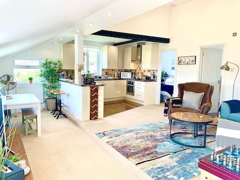 Top Airbnb: Spacious Sea View Flat, Lyme Regis in West Dorset