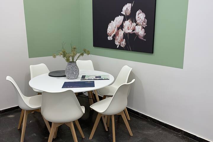 MEDLUXE LUXURY APARTMENT! gallery image 4