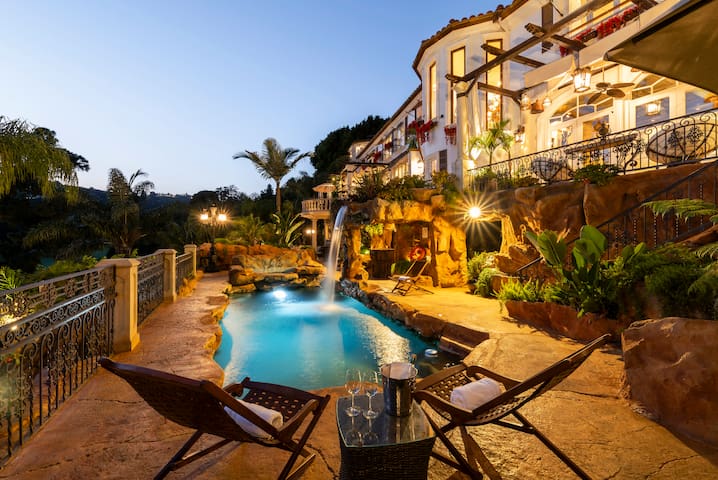 Luxurious Villa 6BD with Pool & View