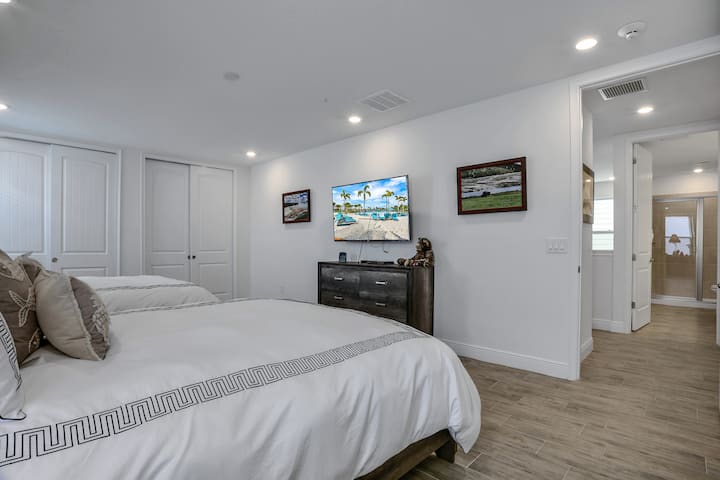 Habitación con cama en el tercer piso