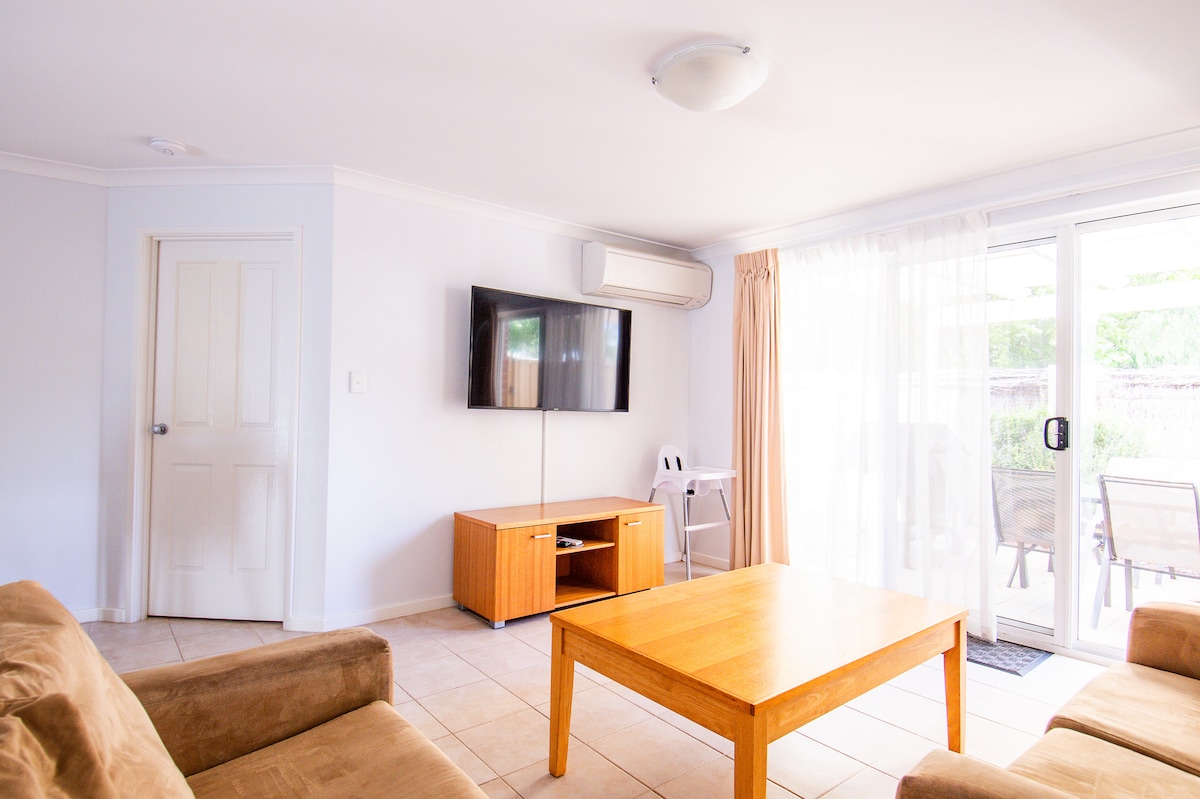 Top performing Airbnb: Sea Breeze – Family Retreat at Cape View Resort in Broadwater