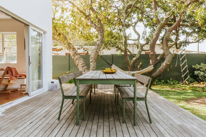 Contemporary family home with pool gallery image 5