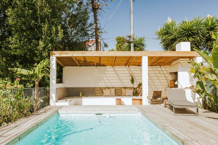 Contemporary family home with pool gallery image 2