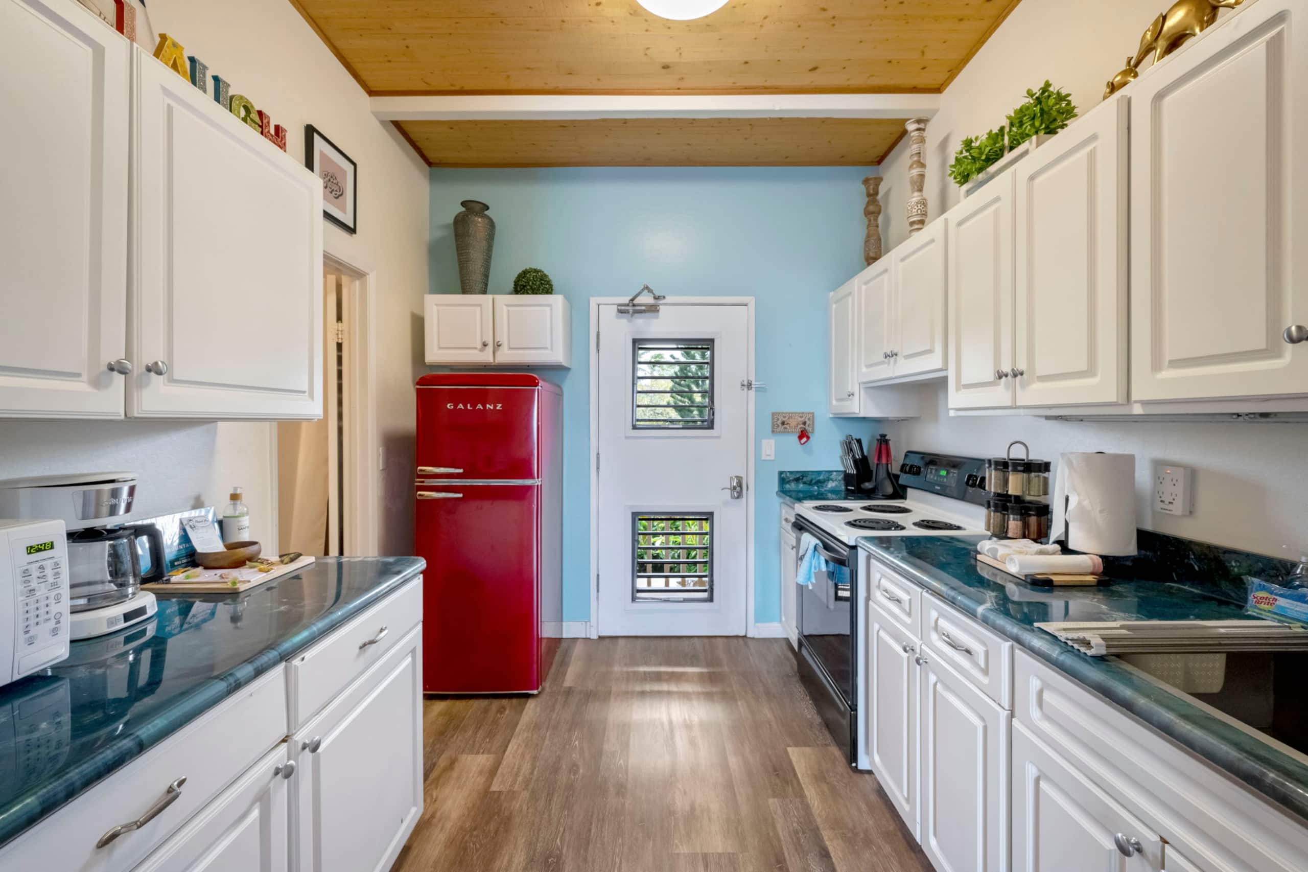 Condo in Lahaina · ★4.99 · Studio · 1 bed · 1 private bath - Image 9