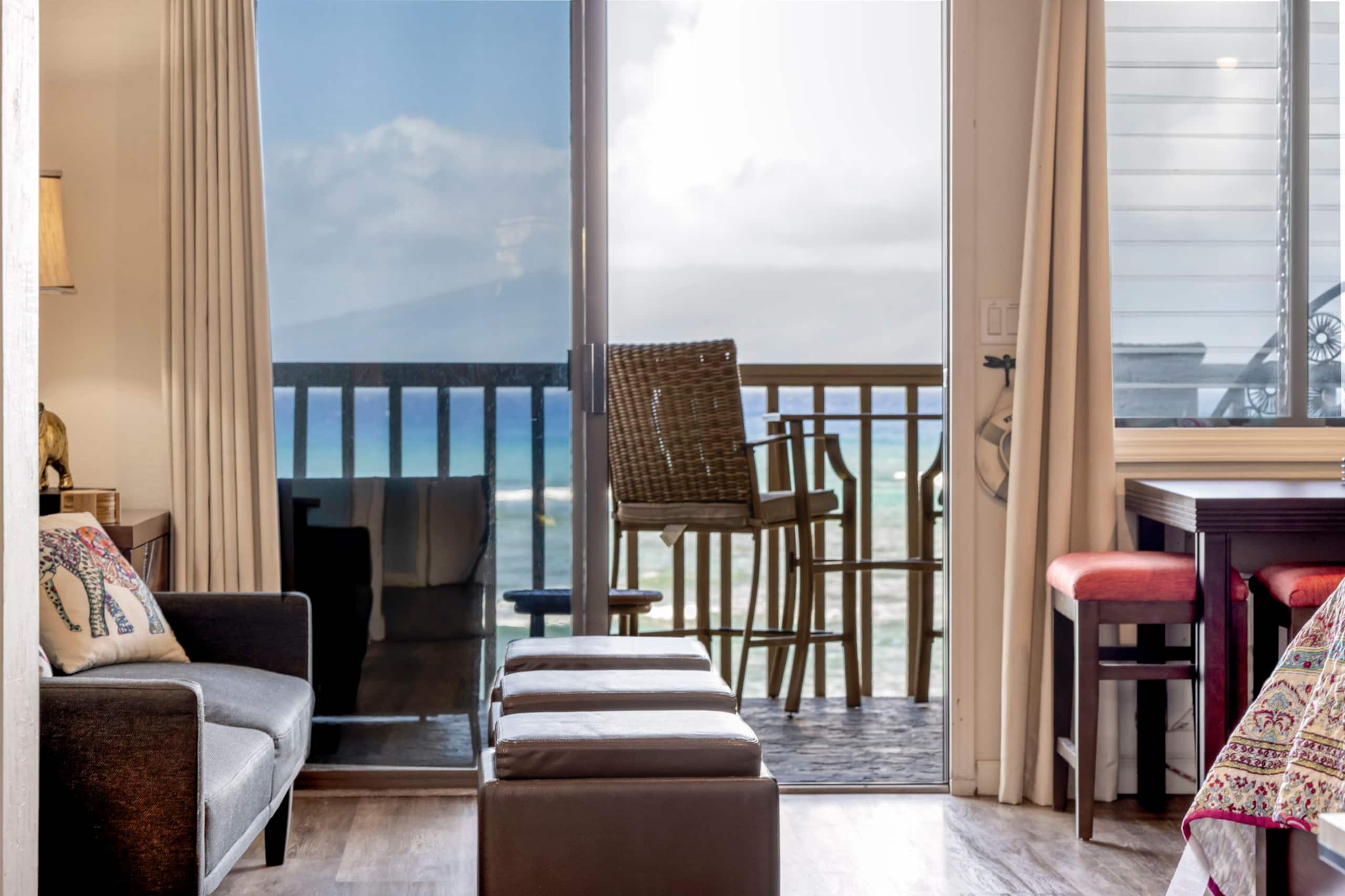Condo in Lahaina · ★4.99 · Studio · 1 bed · 1 private bath - Image 2