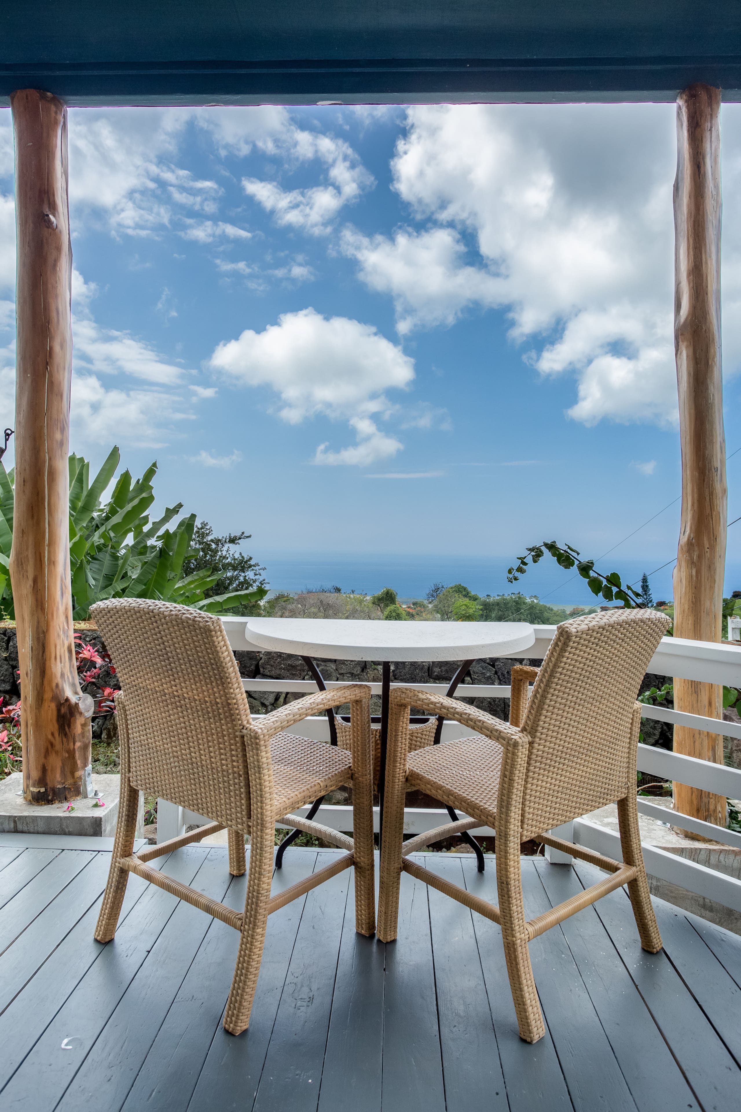 SWELL: Romantic Gem w/Sweeping Coastline Views - Image 16