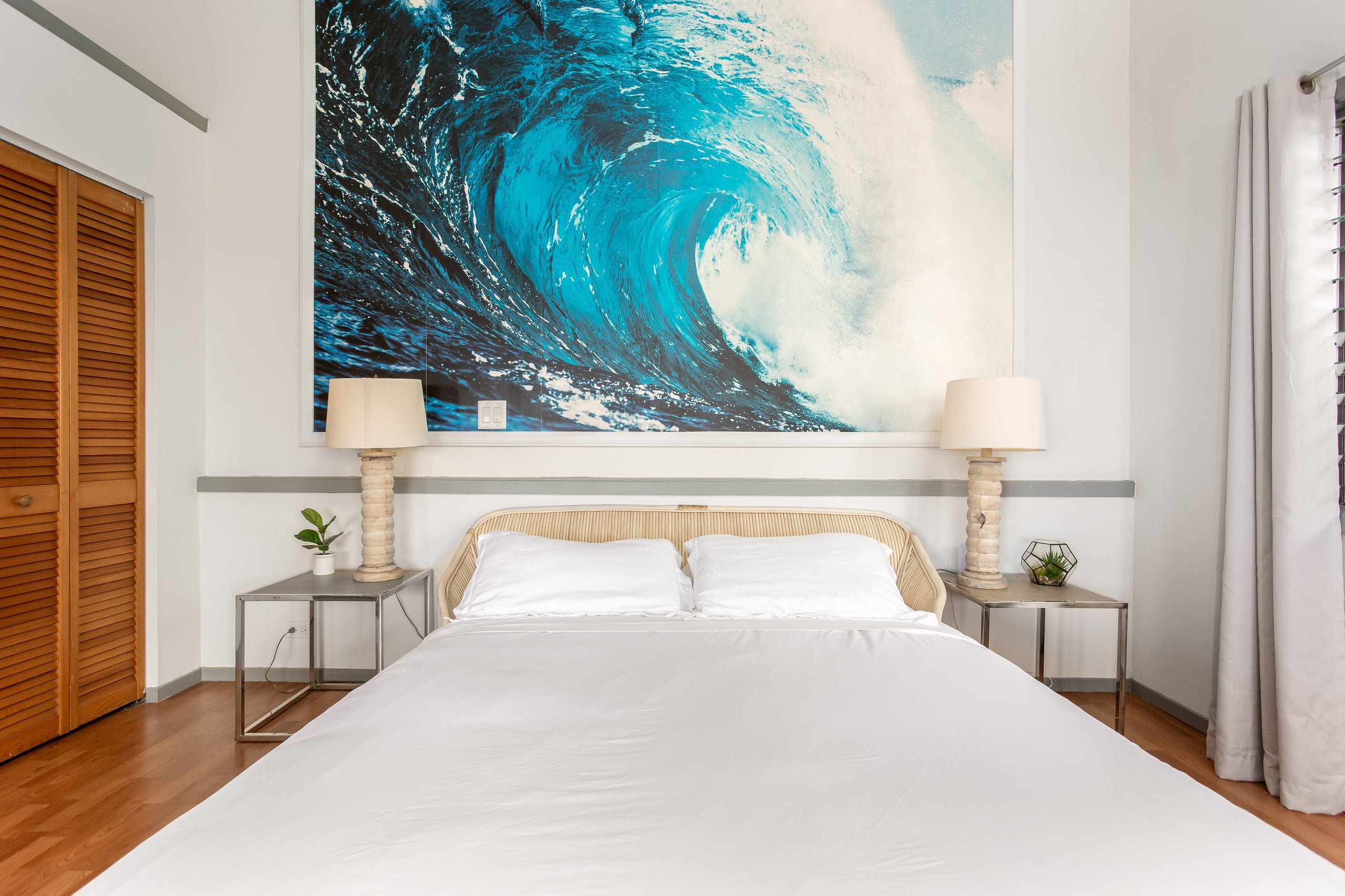 SWELL: Romantic Gem w/Sweeping Coastline Views - Image 8