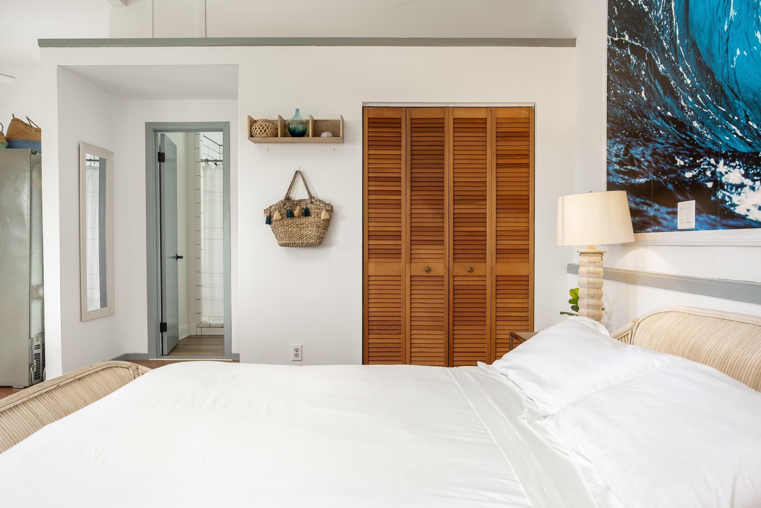 SWELL: Romantic Gem w/Sweeping Coastline Views - Image 9