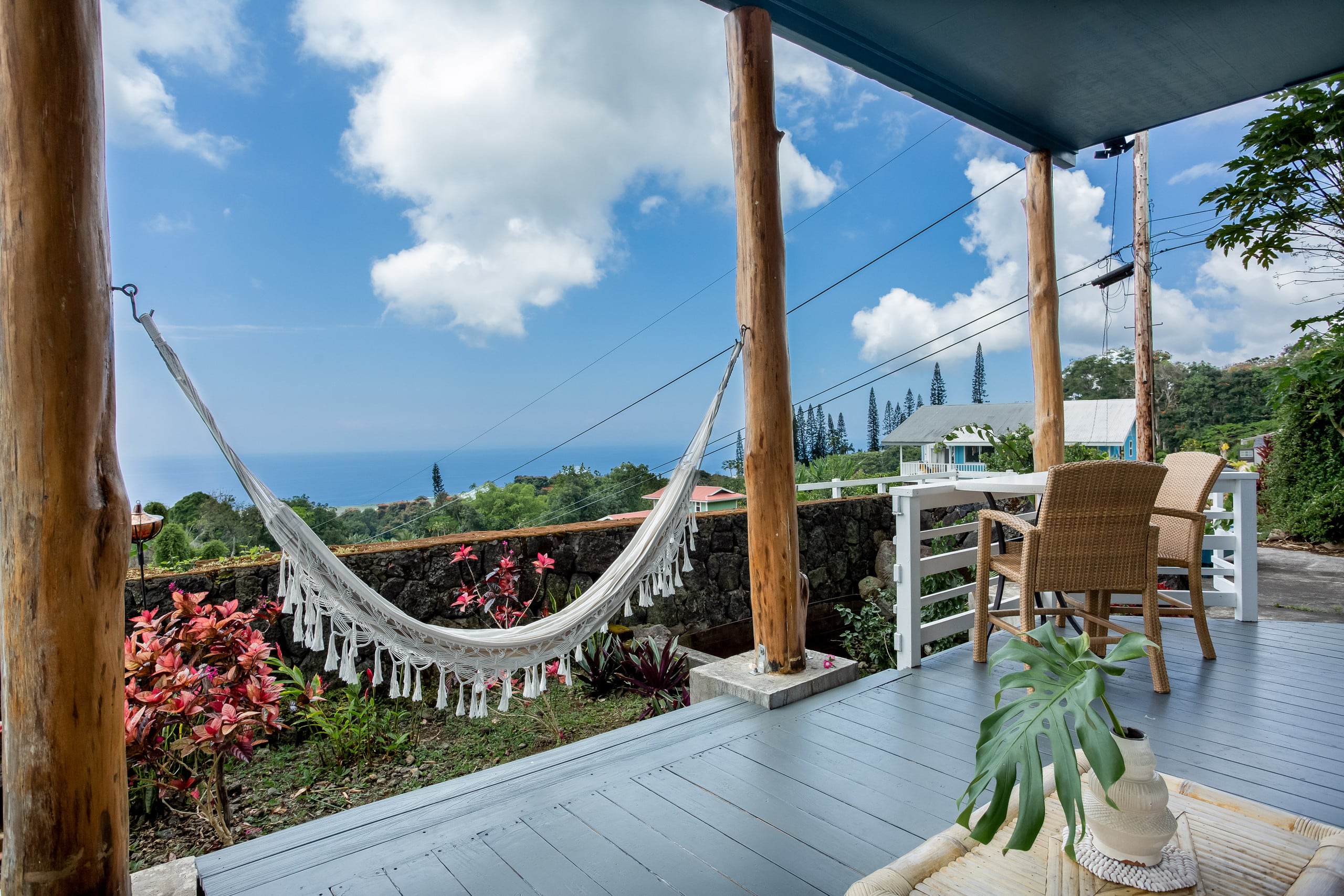 SWELL: Romantic Gem w/Sweeping Coastline Views - Image 15