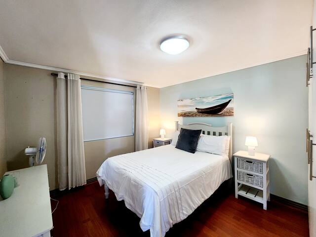 Anchor Bay Self-Catering Luxury Apartment gallery image 3