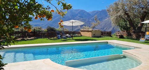 Nice & bright villa, eco garden & saltwater pool.