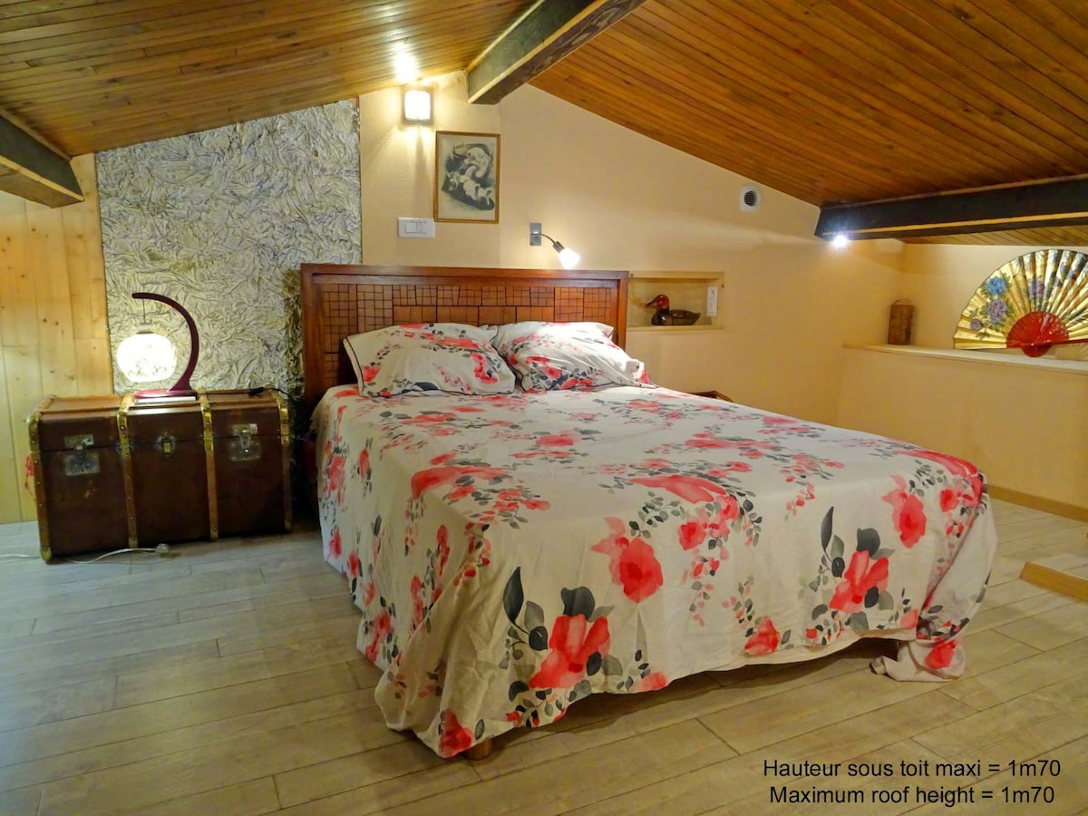 Климатизирана подова стая, легло 140x190, Hmax = 1m70 