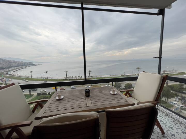 Great Seaview and Downtown, 2BR & King Size Beds