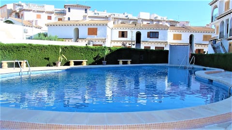 Top performing Airbnb: ★Cozy bungalow 200m from the beach AC/WIFI/Parking in Torrevieja