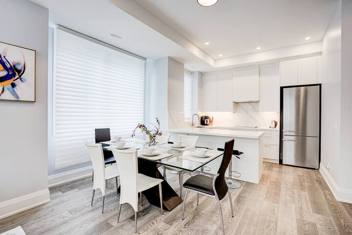 Brand New Luxury 4 BR Townhome with Roof Terrace gallery image 5