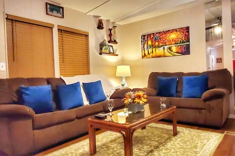 Tranquility Awaits | Idyllic Retreat near Park!