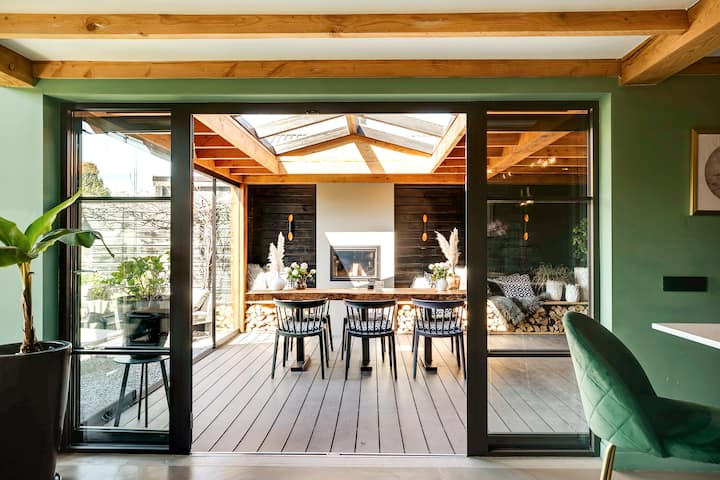 Beautiful Designer House @ the Water