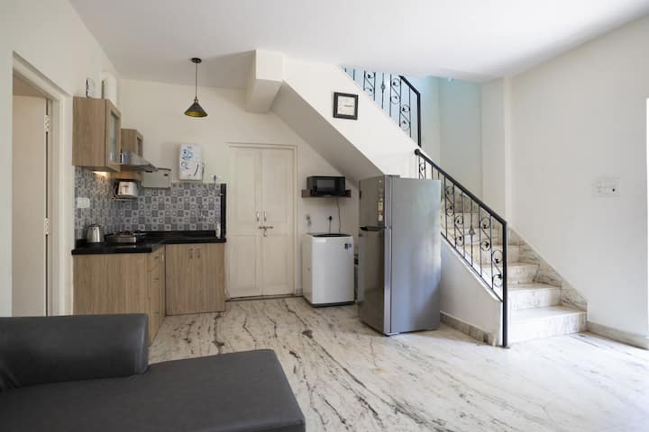 Stairs to 1st floor