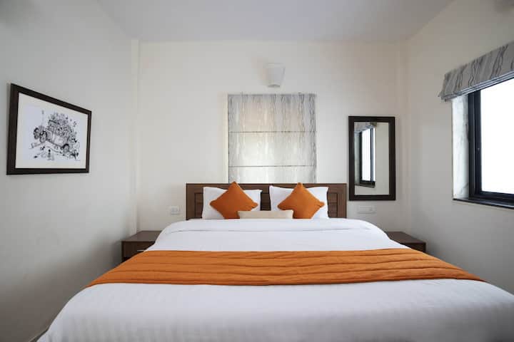 Bedroom 1 - Ground floor