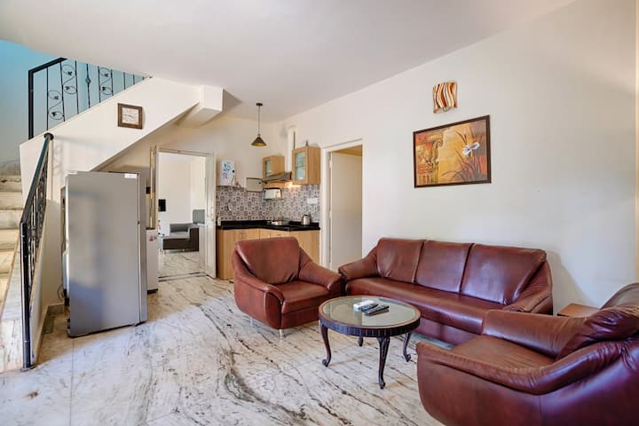 Living Room B (Interconnected)